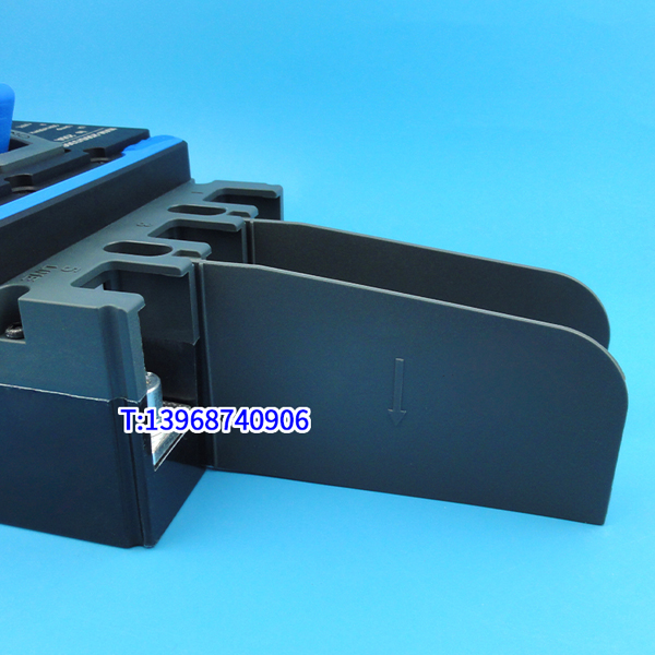 NXM-250相间隔板 灭电弧挡板 适配正泰NXMS NXHM NXMLE-250 隔弧片 阻燃绝缘隔离附件黑皮
